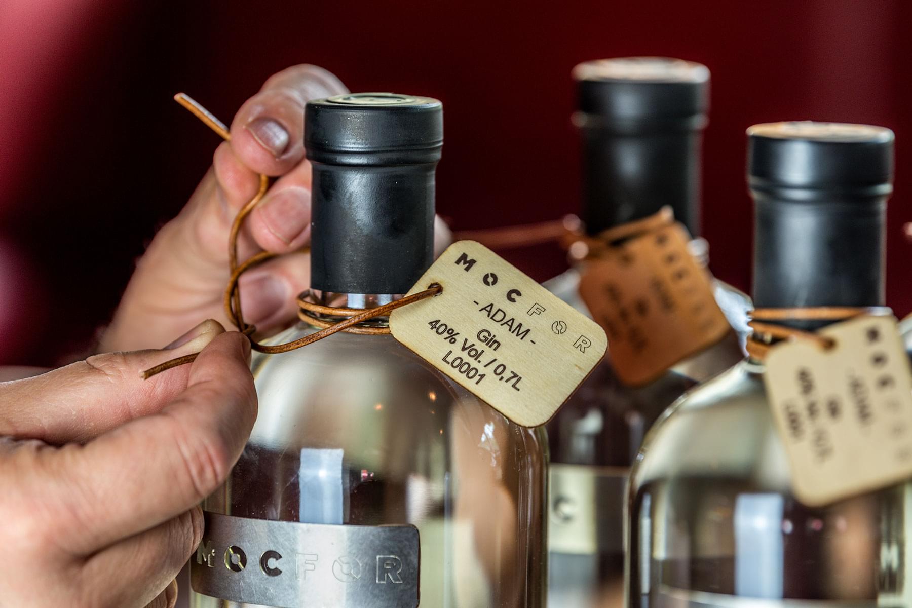 Stil life Gin Adam von MOCFOR Etikettierung Businessfoto Produktfoto