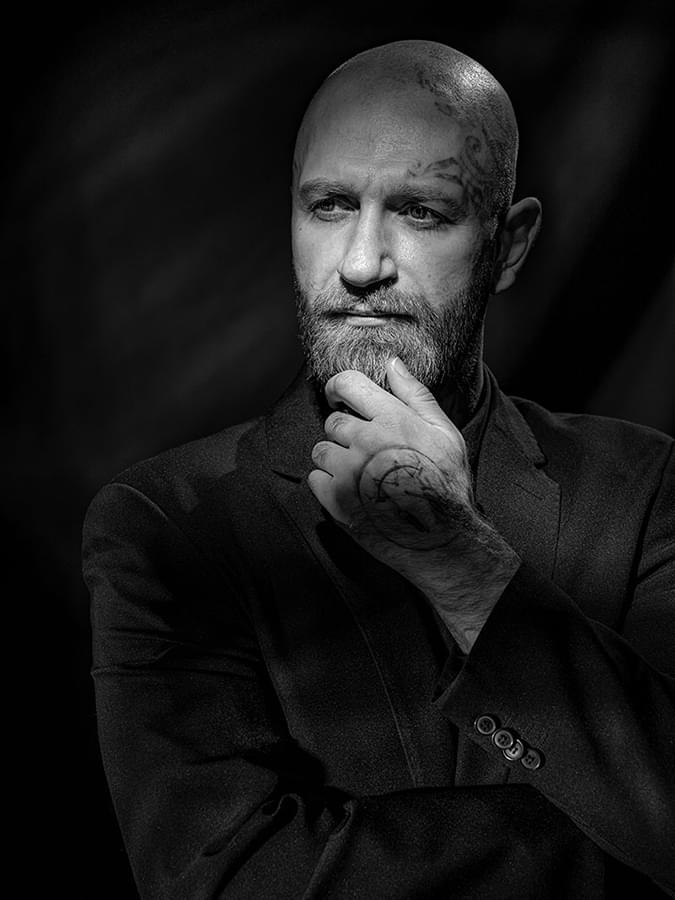 Türsteher und Security-Unternehmer Michael Albrecht, St. Paulianer , in schwarzweiss, klassische französische Portraits der 50er und 60er Jahre, neu interpretiert.