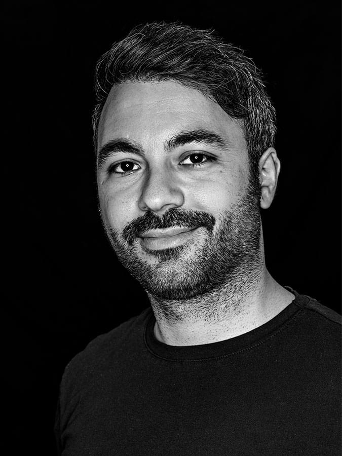 Tayfun Bayanbas – Mann Portrait Schwarz Weiss für Faces of St. Pauli